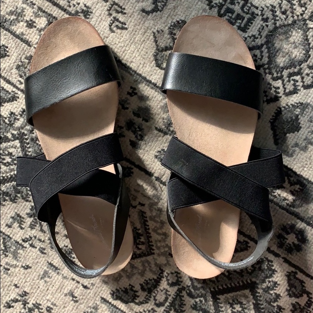 NWOT Black Strappy Sandles